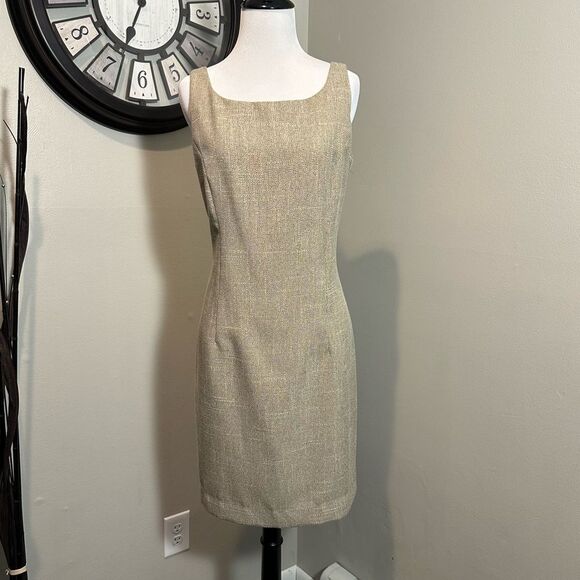 Trio New York Dresses & Skirts - Trio New York Career Beige/Tan/Brown Above Knee Sheath Dress Size 10P